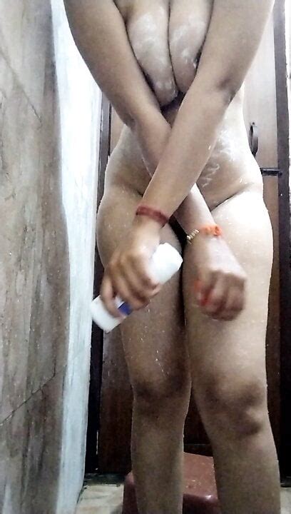 Menina Quente De Mumbai Buceta Limpa No Banheiro Desi Gostosa Xhamster