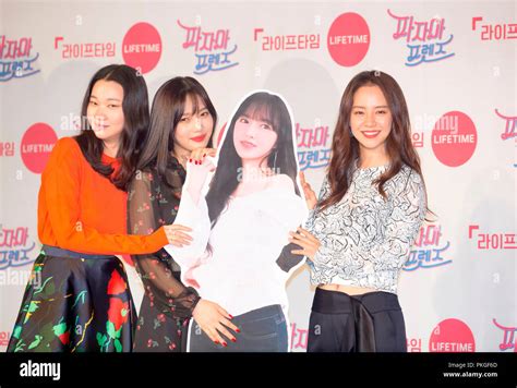 Jang Yoon Ju Freude Red Velvet Und Song Ji Hyo Sep 14 2018 L R Model Und Schauspielerin