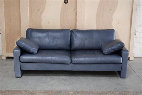 Free shipping for many products! Vintage Conseta Sofa aus Blauem Leder von Cor bei Pamono ...