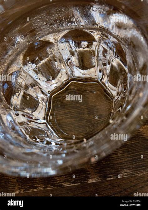 Vaso De Agua Vista Desde Arriba Fotos E Imágenes De Stock Alamy