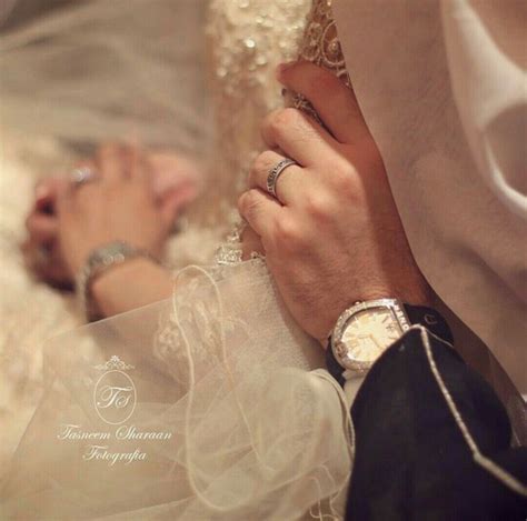 Pin By Amal Mohd On Couple Hand S Pic For Dpz Arab Wedding Cute Muslim Couples Muslim Couples