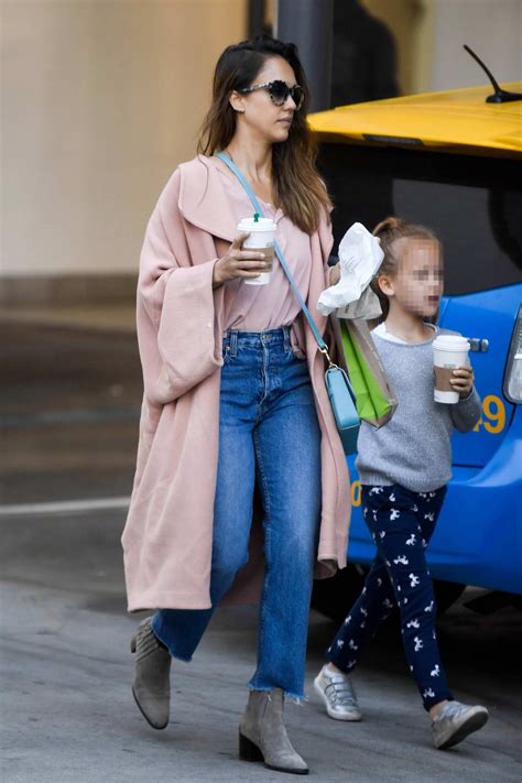 Jessica Alba And Her Daughter Haven Went Out To Buy Breakfast In Los Angeles 2910187