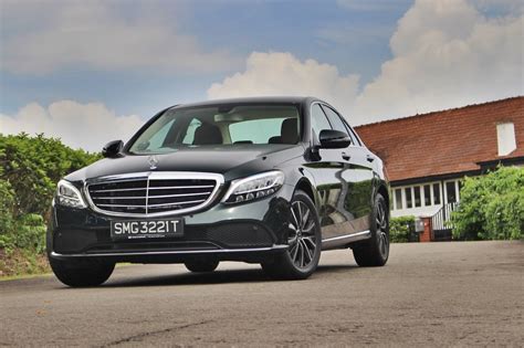 Award applies only to vehicles with specific headlights. Mercedes-Benz C-Class 2019 (facelift) Review - CarBuyer ...