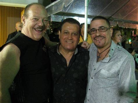 This video is from the tribute show that was done in dominican republic to honor the legend himself, johnny pacheco. Larry Harlow, Ismael Miranda y Junior Gonzalez | Miranda ...