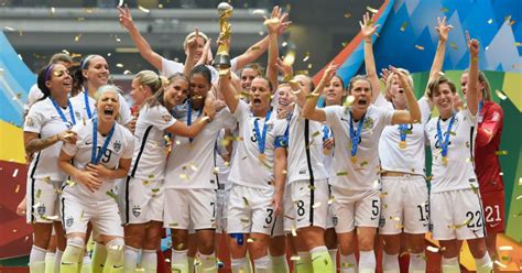 Top 10 Best Female Football Teams In The World ...