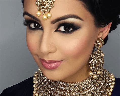Indian Bridal Makeup For Small Eyes Saubhaya Makeup