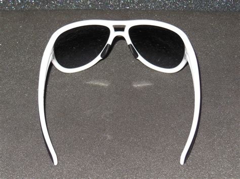 oakley twentysix 2 women s retro sunglasses polished white black grey gradient