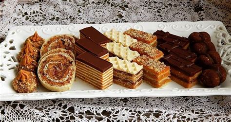 Posni Sitni Kolači S Leva Na Desn Sweet Desserts Cake Recipes Cake