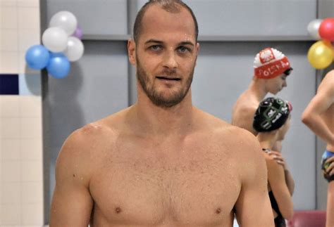 Paweł korzeniowski po 3 latach wznawia karierę i walczy o igrzyska! Paweł Korzeniowski wrócił do pływania, bo chce powalczyć o ...