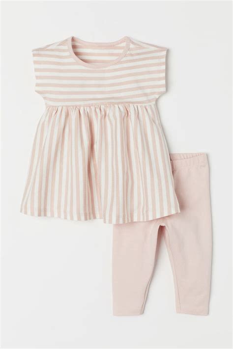 Free shipping on eligible purchases ✓. Kleid und Leggings - Hellrosa - Kids | H&M DE in 2020 ...