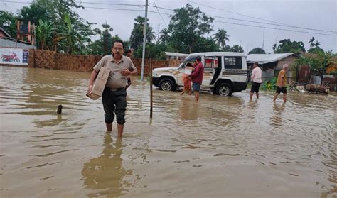 assam floods death toll rises to 62 more than 1 5 lakh take shelter in relief camps