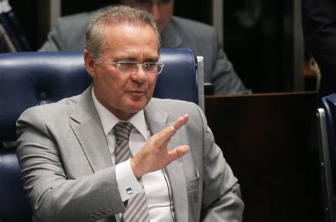 Os dois estavam sem máscara e tiraram uma foto abraçados, o que não é recomendado pelas. Renan Calheiros e Romero Jucá negam ter recebido propinas ...