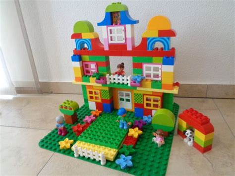 Aber mit dem entsprechenden bausteinen lassen sich aus lego® duplo die unterschiedlichsten wohngebäude. Die besten 25+ Lego duplo haus Ideen auf Pinterest | Lego ...