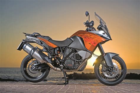 But sampling a bike on unfamiliar foreign territory and really putting the screws to it in your own backyard are entirely different. KTM 1190 Adventure 2014 con MSC, prezzo listino e ...