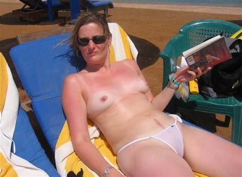 Karen White Topless And Naked On Holiday More Bilder Xhamster Com