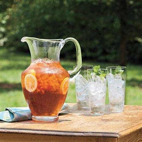 How To Make The Perfect Glass Of Southern Sweet Tea