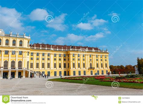 Schonbrunn Palace In Vienna Editorial Stock Photo Image Of Landmark