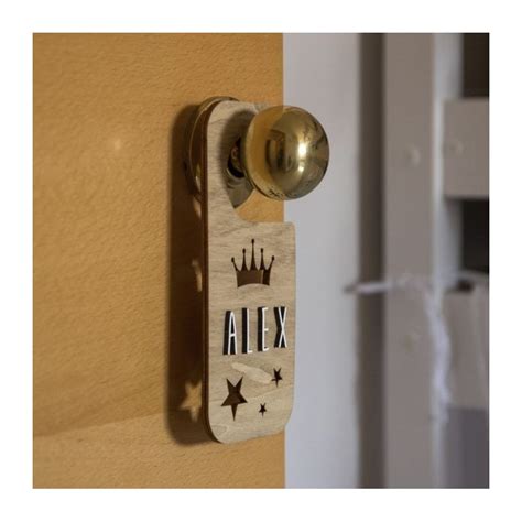 Se visse ou se colle sur un mur ou une porte. Plaque de porte personnalisable