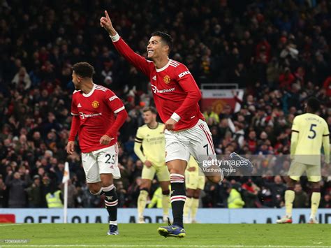 manchester united 3 2 arsenal cristiano ronaldo reaches 800 career goals in thrilling style
