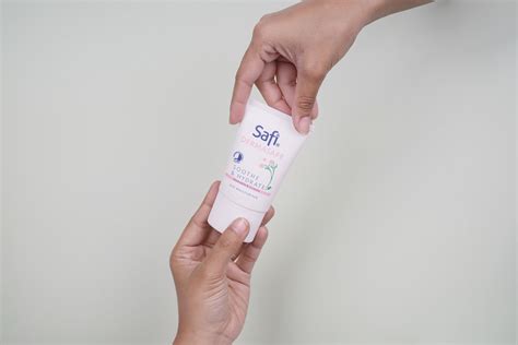 Safi dermasafe soothe & hydrate day moisturizer contains 24 ingredients. Review: Safi Dermasafe Day Moisturiser, Kulit Terlihat ...