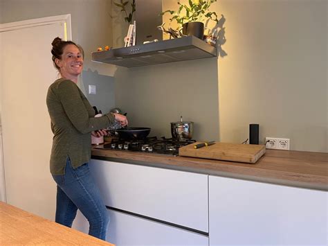 Tv van kpn streamen naar de tv met de chromecast een andere manier om draadloos tv te kijken bij kpn is door live tv vanuit de kpn tv app naar je tv scherm te streamen. Jessica uit 'Kopen zonder Kijken': 'Bed maken we op zoals ...