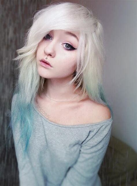 The hairstylist choice of the tone deserves a lot of emo hair for girls. 22 Style Tips on How to be a Scene Girl | Emo girl ...