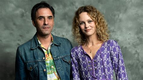 Quant à vanessa, elle a épousé ce 30 juin l'acteur samuel benchetrit. Vanessa Paradis, Johnny Depp's Ex, Marries Director Samuel ...
