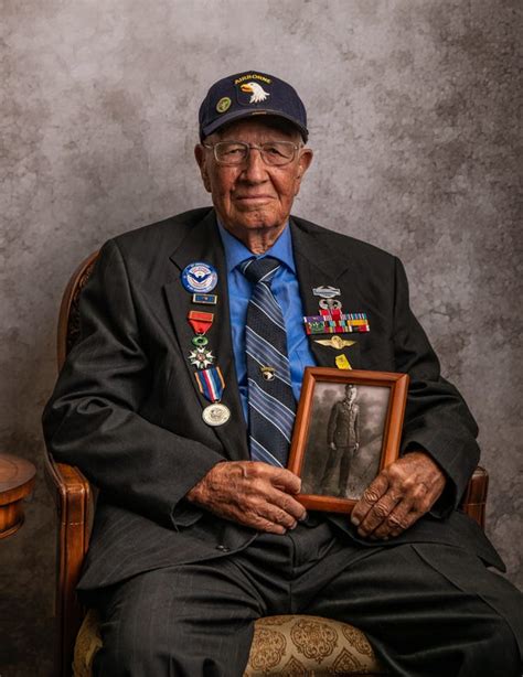 World War Ii Portraits Of Honor Photo Series Captures Veterans Stories