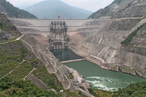 Examining The Pros And Cons Of Hydroelectric Energy Earthorg