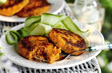 Chicken dishes are very popular, but you don't always have enough imagination to cook something original. Slimming World carrot and coriander burgers recipe ...
