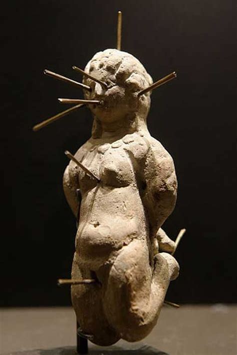 Ngeri Sihir Di Zaman Kuno Gunakan Boneka Erotis Untuk Mengutuk Korban