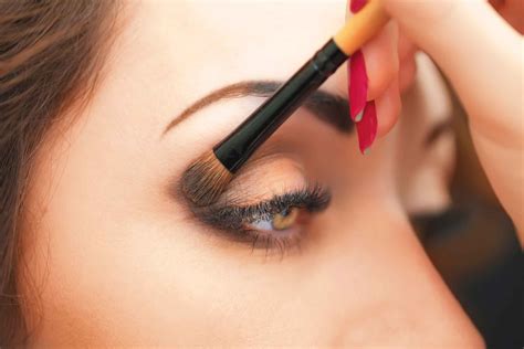 How To Apply Beautiful Eye Makeup Saubhaya Makeup