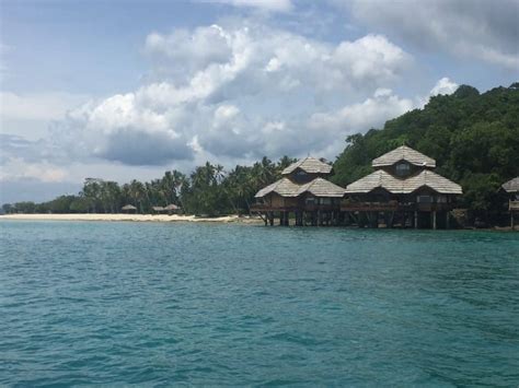 Overwater Bungalow Escape In The Philippines Pearl Farm Beach Resort Passing Thru For The