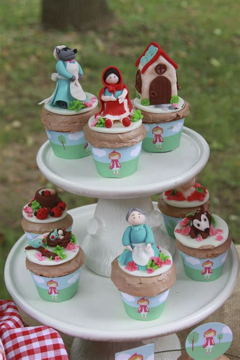 Red Riding Hood Cupcakes | Little red riding hood cake, Red riding hood cake, Birthday party ...