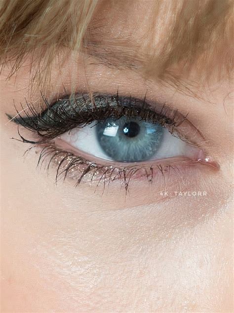 What Color Are Taylor Swifts Eyes