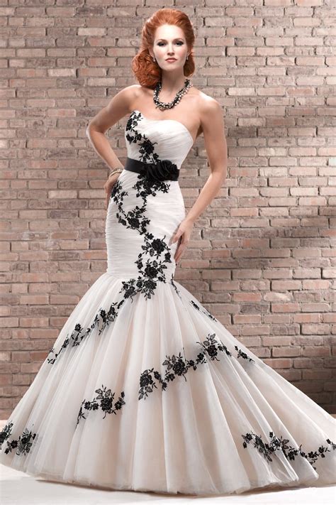 Wearing a wedding dress with converse shoes will not only make you look totally different but also very sporty. 8 Breathtaking Black Wedding Dresses For The Unique Bride ...