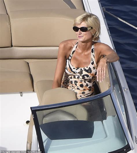 Princess Diana On Ship Bikini My Xxx Hot Girl