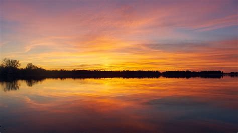 Download Wallpaper 3840x2160 Sunset Lake Horizon Sky Reflection 4k