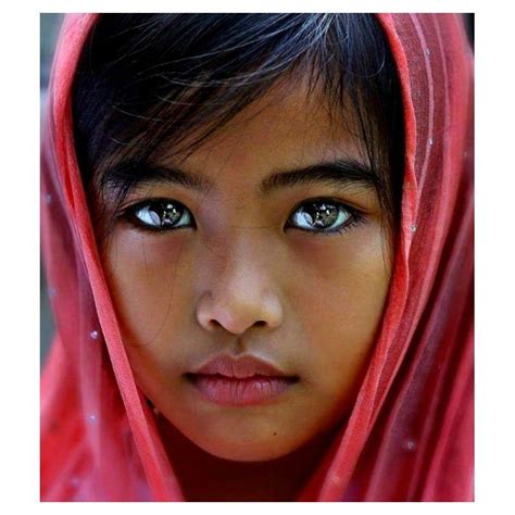 31 People With The Most Striking Eyes In The World First For Women Beautiful Eyes Color