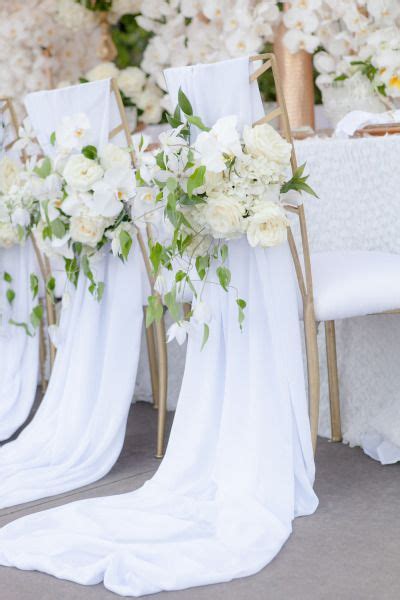 55 White Wedding Ideas For Romantic Wedding Deer Pearl Flowers