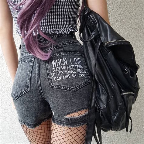 pin by lia on estilo grunge fashion quirky fashion badass outfit