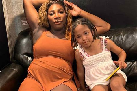 Pregnant Serena Williams Says She S Trying To Look Cool In Hot Weather With Her Daughter