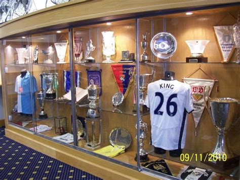 Tottenham Trophy Cabinet - Tottenham Hotspur Empty Trophy Cabinet | www