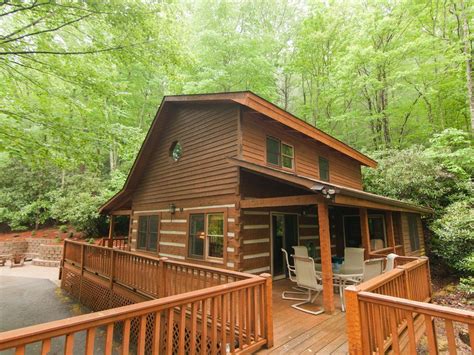 This Cozy Two Bedroom Plus Loft Log Cabin Is Charming And Private With