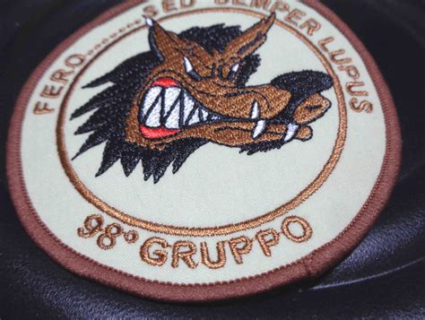 茶狼（円型） 新品イタリアitaly 98° Gruppo Fero Sed Semper Lupus 狂犬 刺繍ワッペン（パッチ）サバゲー