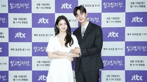 Dia tampak baik untuk semua orang dan dia biasanya ceria. Drama Korea Romantis Nevertheless Kisahkan Perempuan Alami ...