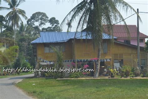 Kuala kangsor merupakan sebuah bandar diraja dan salah satu bandar bersejarah bagi negeri perak darul ridzuan, malaysia. Travelog Dhiya: Kuala Kangsar Bandar Diraja - Dari Diri Dhiya