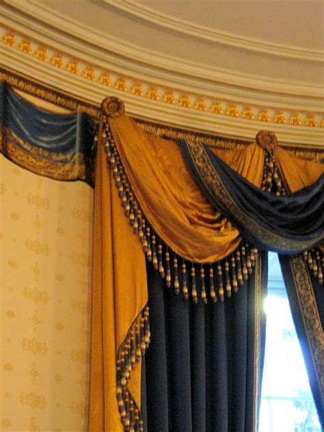 The green room is one of three state parlors on the first floor of the white house, the home of the president of the united states. White House; Red, Blue and Green rooms | real estate decor ...