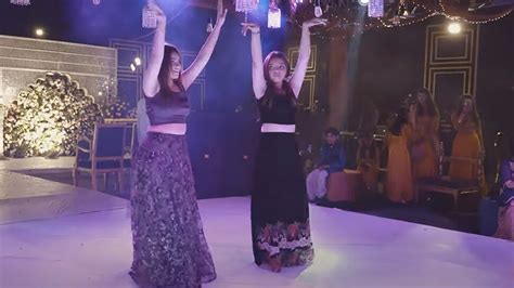 Pakistani Girls Dance On Bollywood Song In Marriage Video Goes Viral