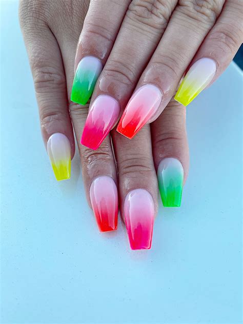 5 Best Summer Nail Colors Of 2023 Cobphotos